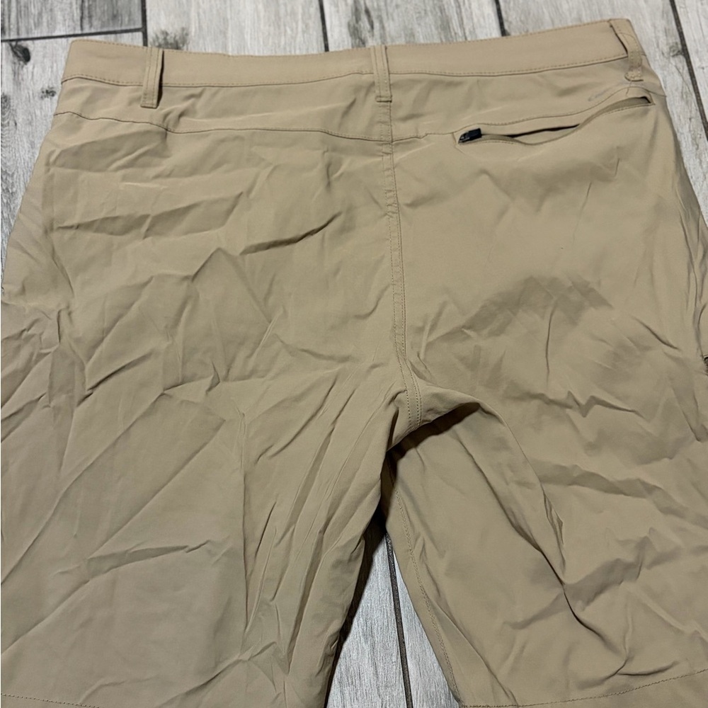 Men’s used size 36 khaki flat front Eddie Bauer shorts beige Pre own items are a - Picture 4 of 5